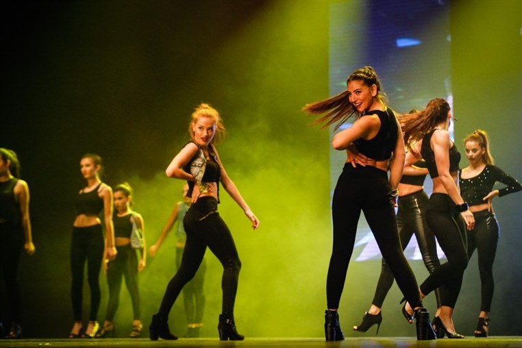 MOVES Dance-Back to the Roots